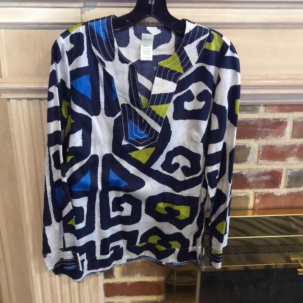 Low neck carton top with large design top!